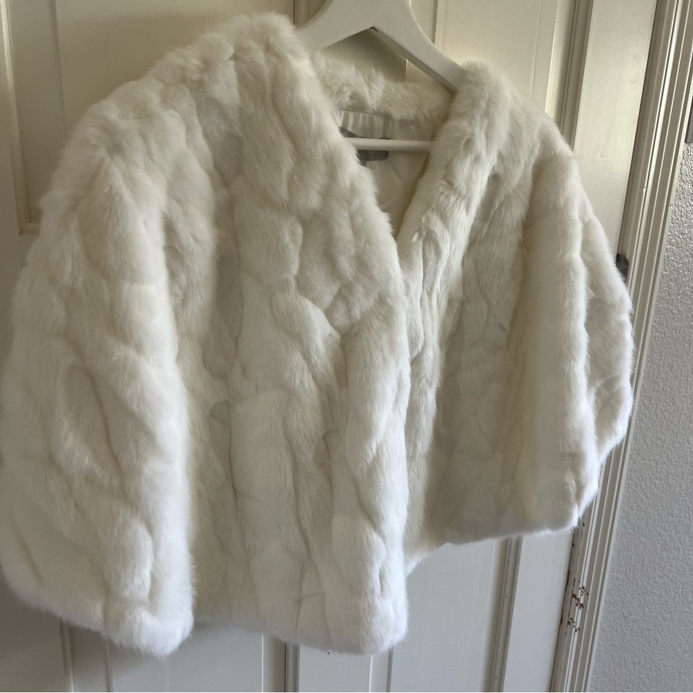 Nordstrom White Faux Fur Cape - Picture 7 of 9
